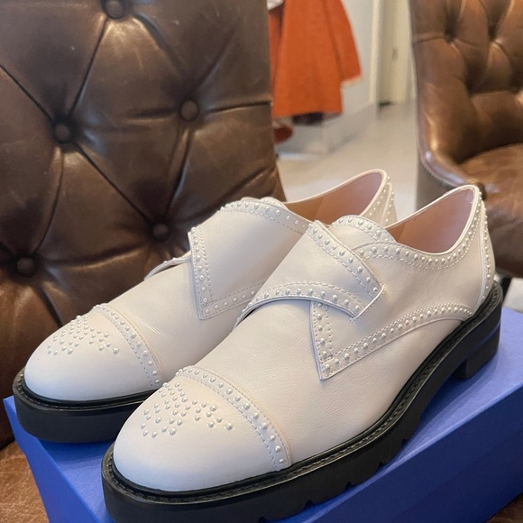 NEW UNUSED White Loafers